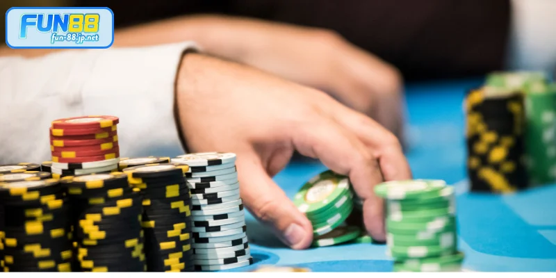Điều cần nắm khi cược Poker online FUN88